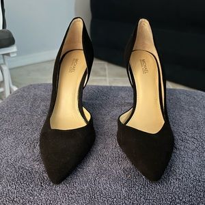 Michael Kors Black Velvet Pump Heels Women’s Size 8